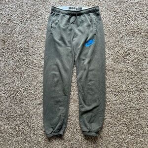 Modern men’s *NIKE* soft comfortable athletic sweat pants joggers - M